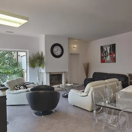 Superbe 7 Personnes Villa Villeneuve-lès-Avignon